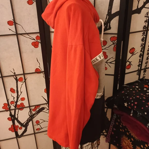 🌟Host Pick🌟 VICTORIA'S SECRET PINK Red and Black Hoodie Sweater - Picture 2 of 4